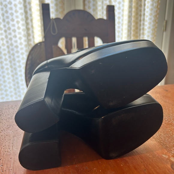 Coach Heels - Picture 3 of 5